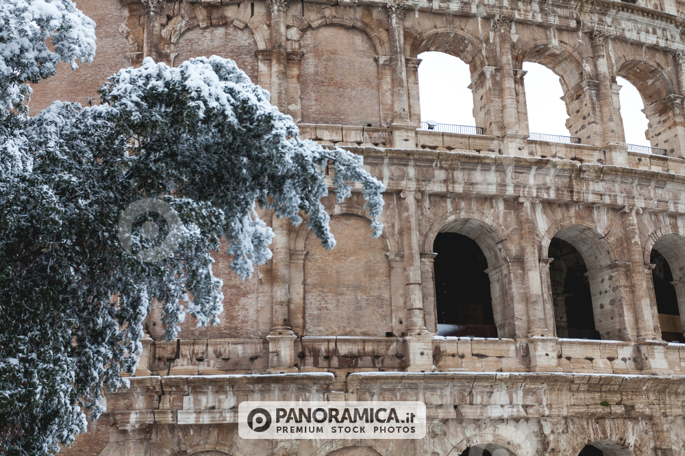 A lovely day of snow in Rome, Italy, 26th February 2018: a beautiful view of Colosseum under the snow