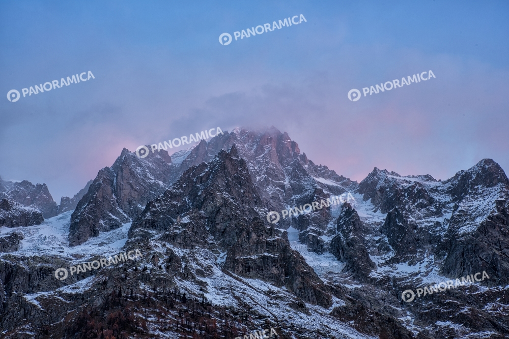 Alba in Val Ferret