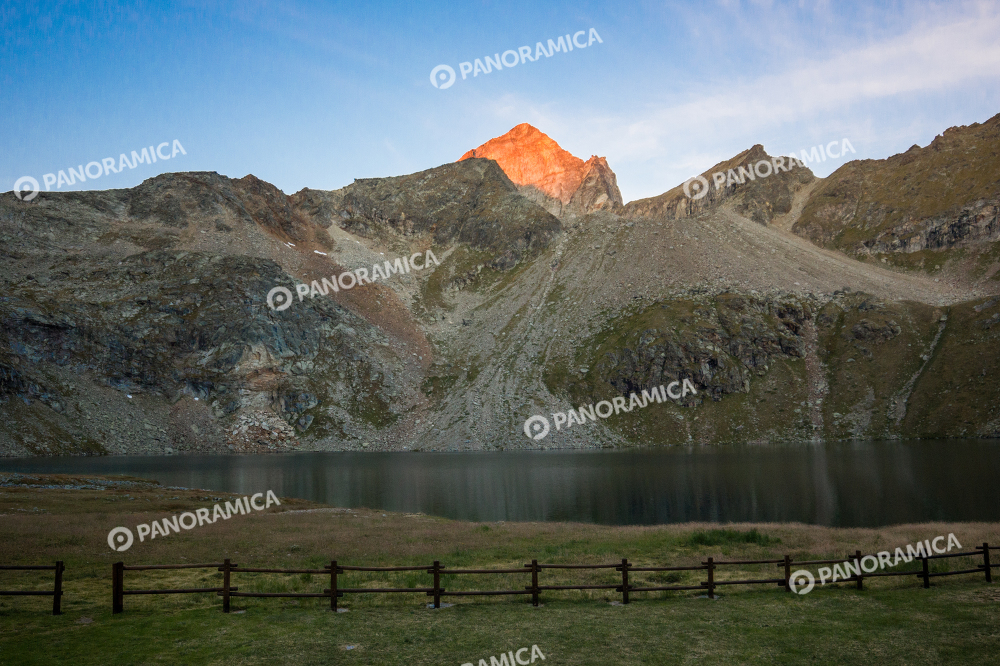 Alba sul Monte Emilius dal Bivacco Menabreaz