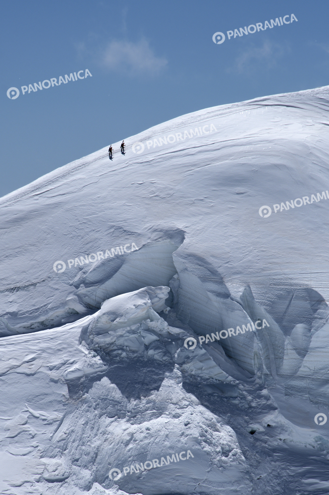 Alpinisti sul ghiacciaio del Monte Rosa