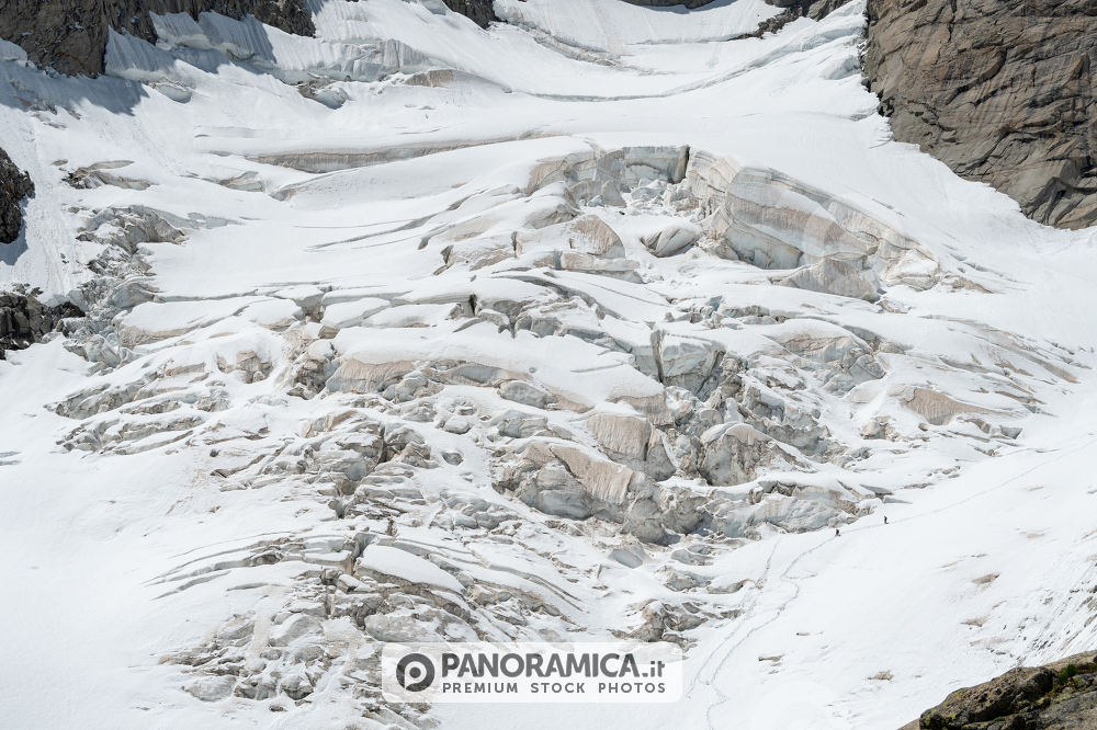 Alpinisti sul ghiacciaio Fréboudze, Monte Bianco 