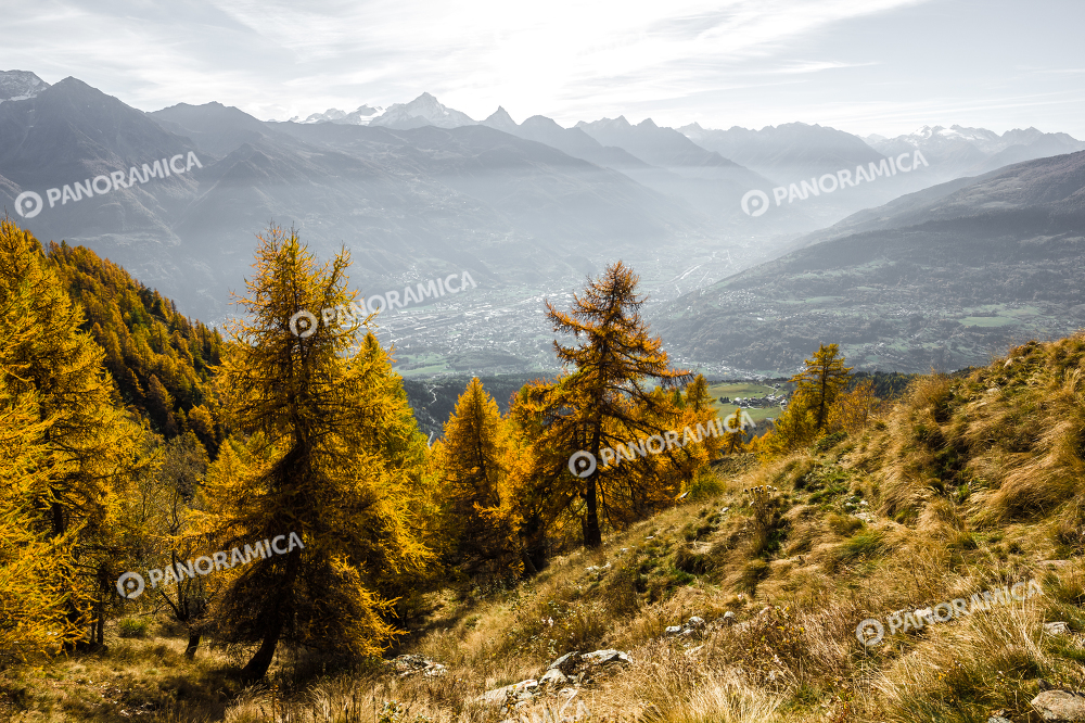 Aosta dall'alto in autunno
