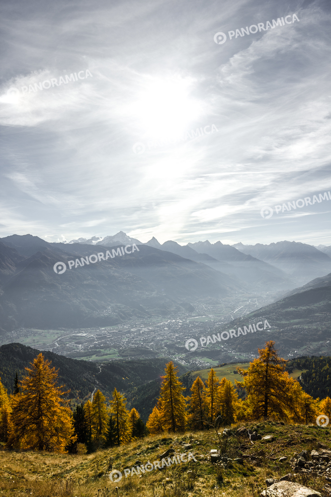 Aosta dall'alto in autunno