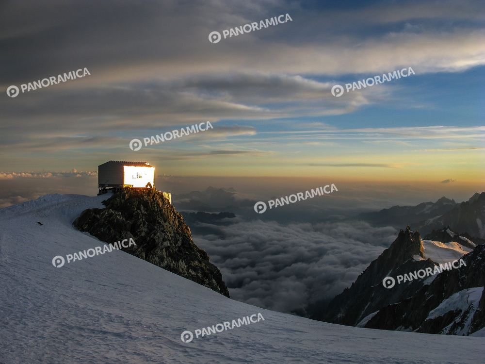 Bivacco Vallot all'alba