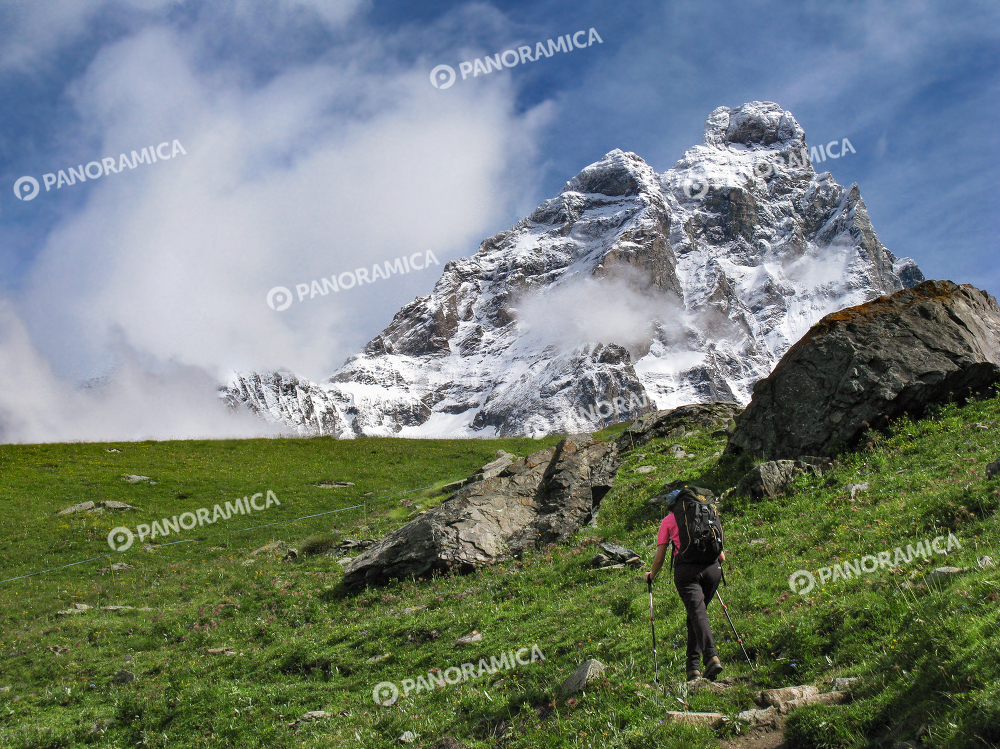 Camminando al cospetto del Cervino