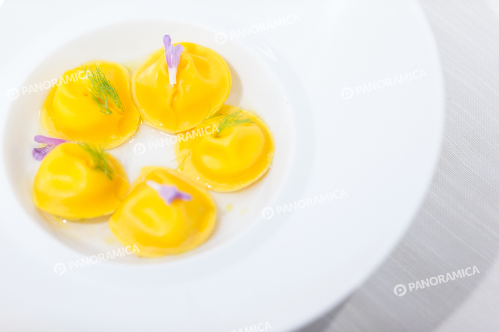 Cappelletti al brodo