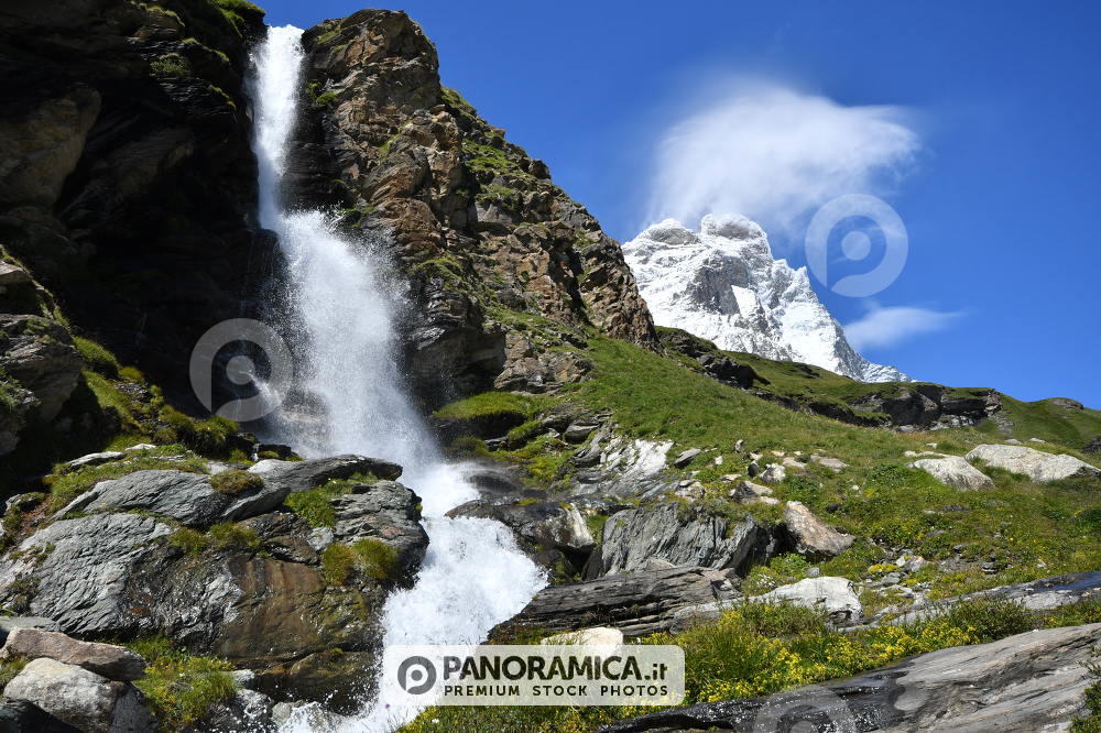 Cascata con il Cervino