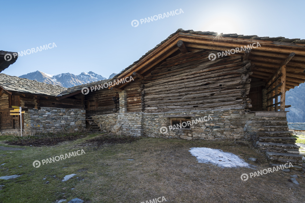Case tipiche Walser ad Alpenzù Grande, Valle di Gressoney