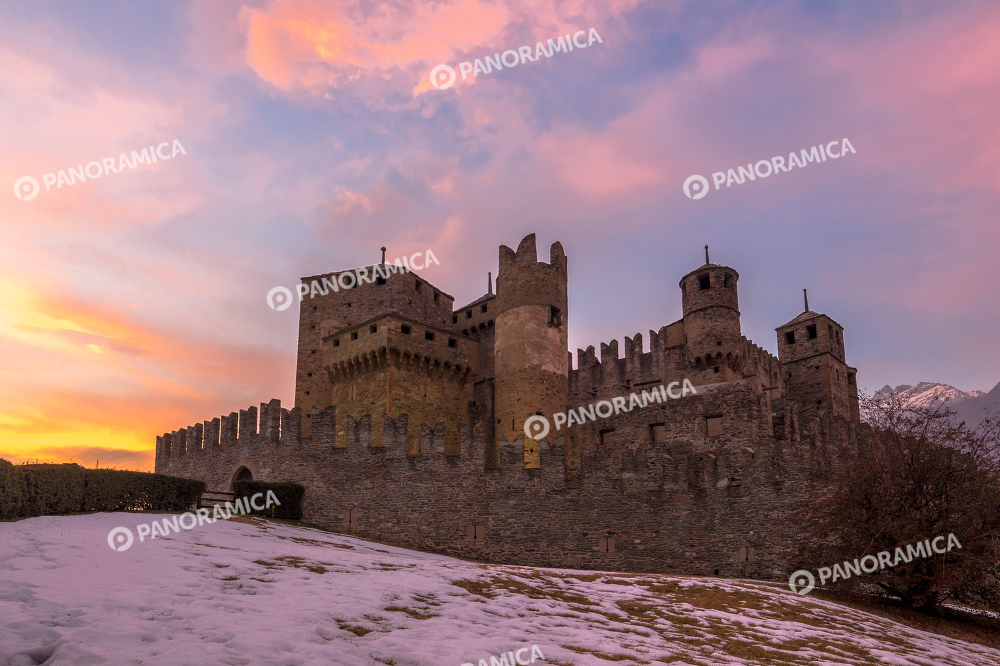 Castello di Fenis al tramonto