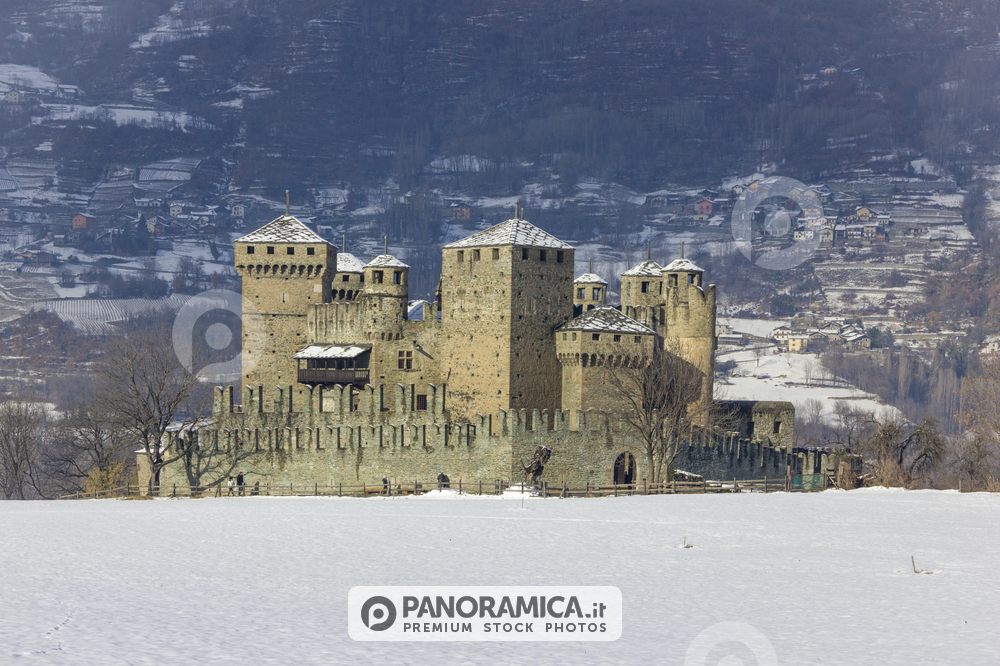 Castello di Fenis in inverno