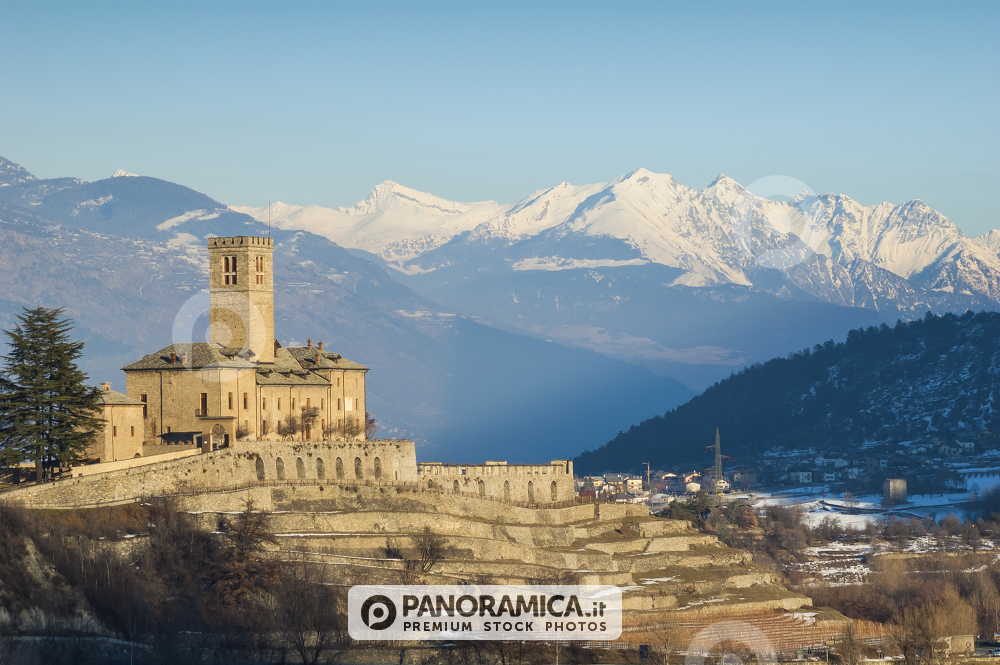Castello di Sarre in inverno, Valle d'Aosta.