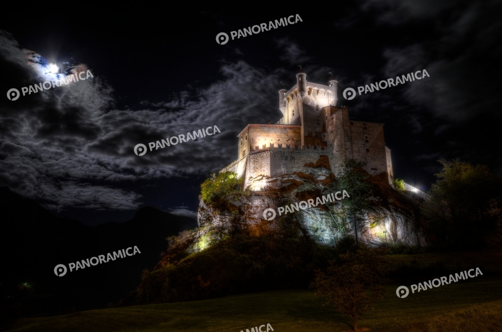 Castello Saint-Pierre di Notte