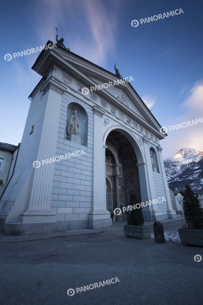 Cattedrale di Aosta al tramonto