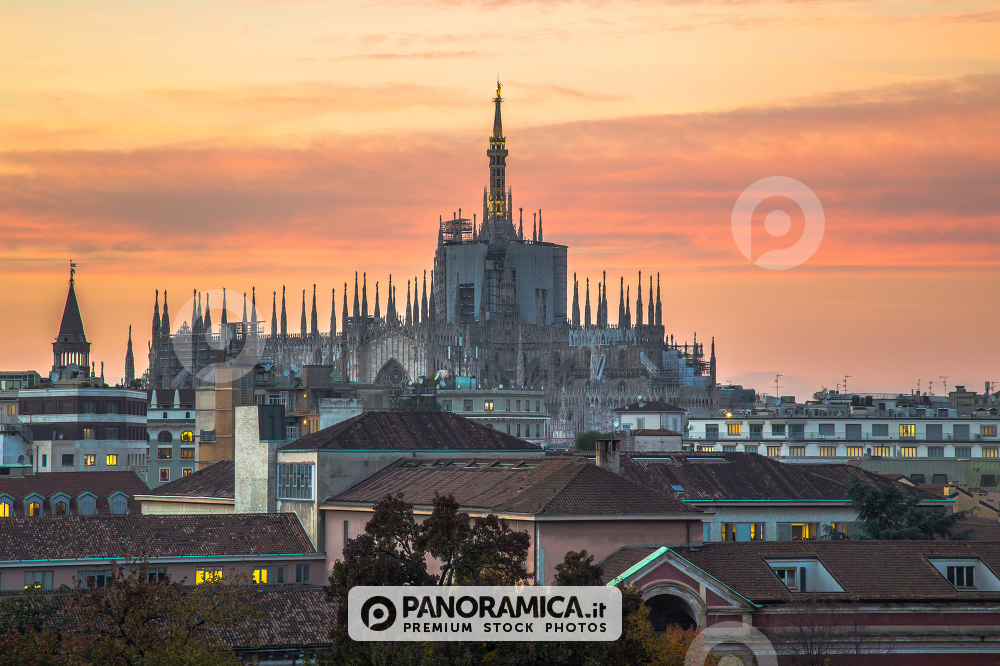 Cielo di fuoco sul Duomo