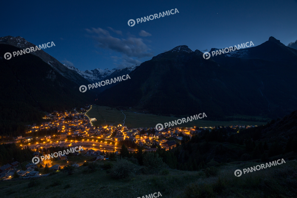 Cogne all'imbrunire