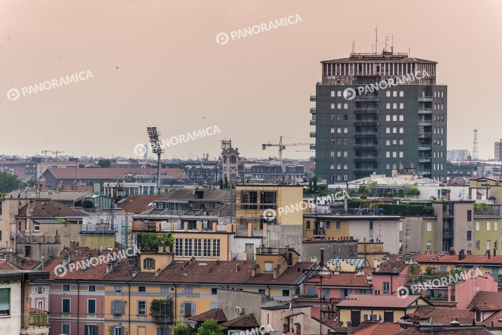 Condominio di Piazza Lega Lombarda al tramonto