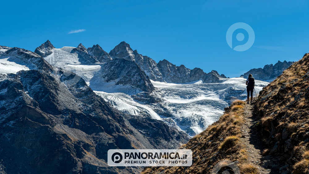 Escursionisti nel parco del Gran Paradiso, Valontey