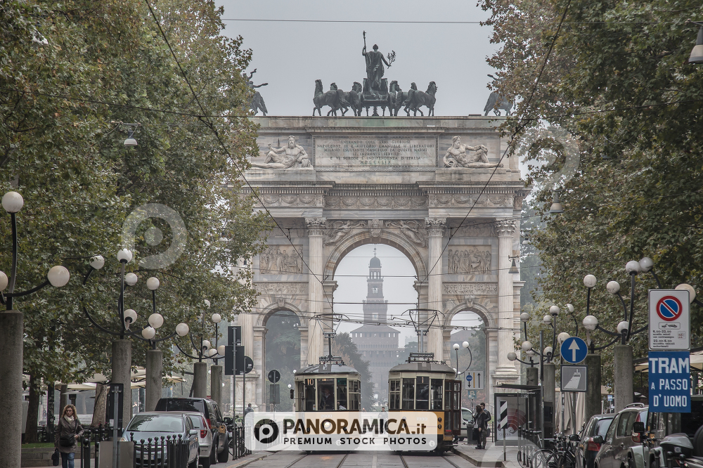Fermata Arco della Pace