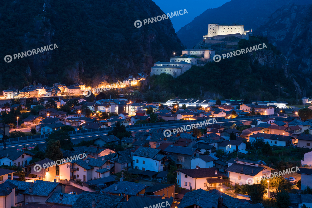 Forte di Bard all'ora blu
