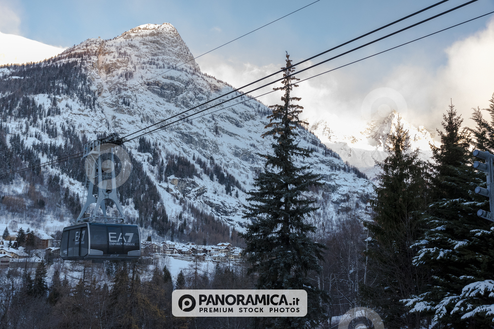 Funiva Courmayeur EA7