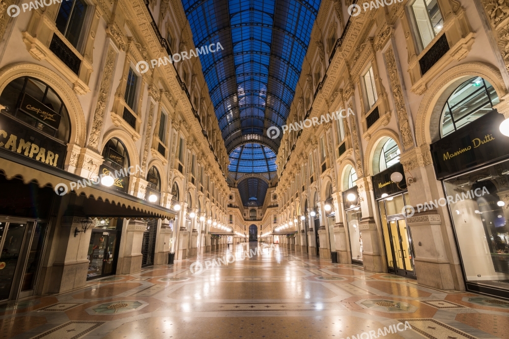 Galleria Vittorio Emanuele deserta