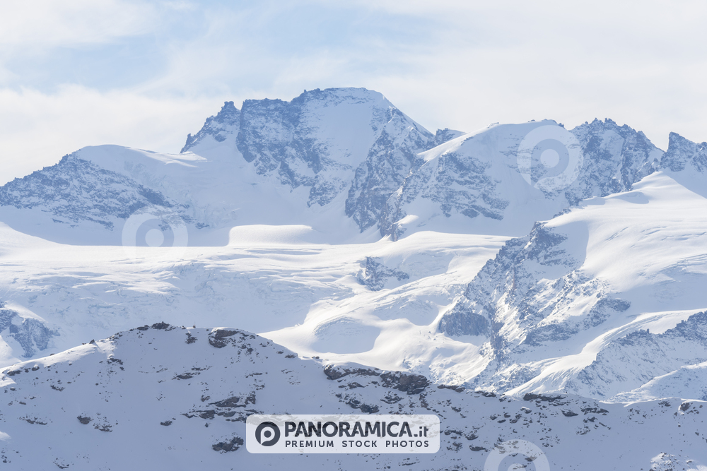 Gran Paradiso visto dal Col de Saint Marcel, Vallone di Grauson, Valle di Cogne, Valle d'Aosta, Italia