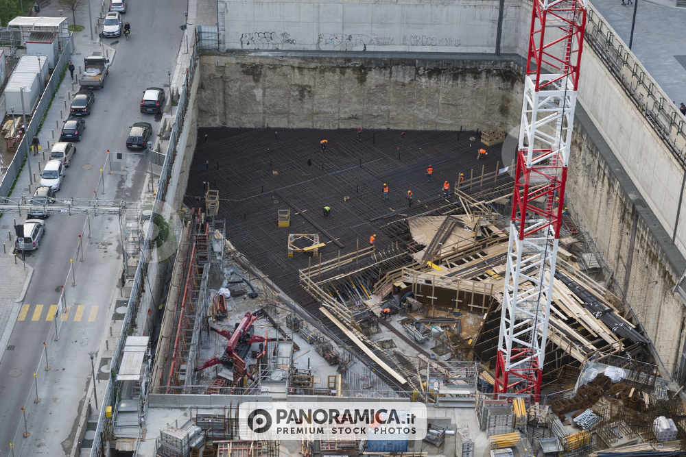 Gru CMB Potain cantiere Nido Torre Unipol