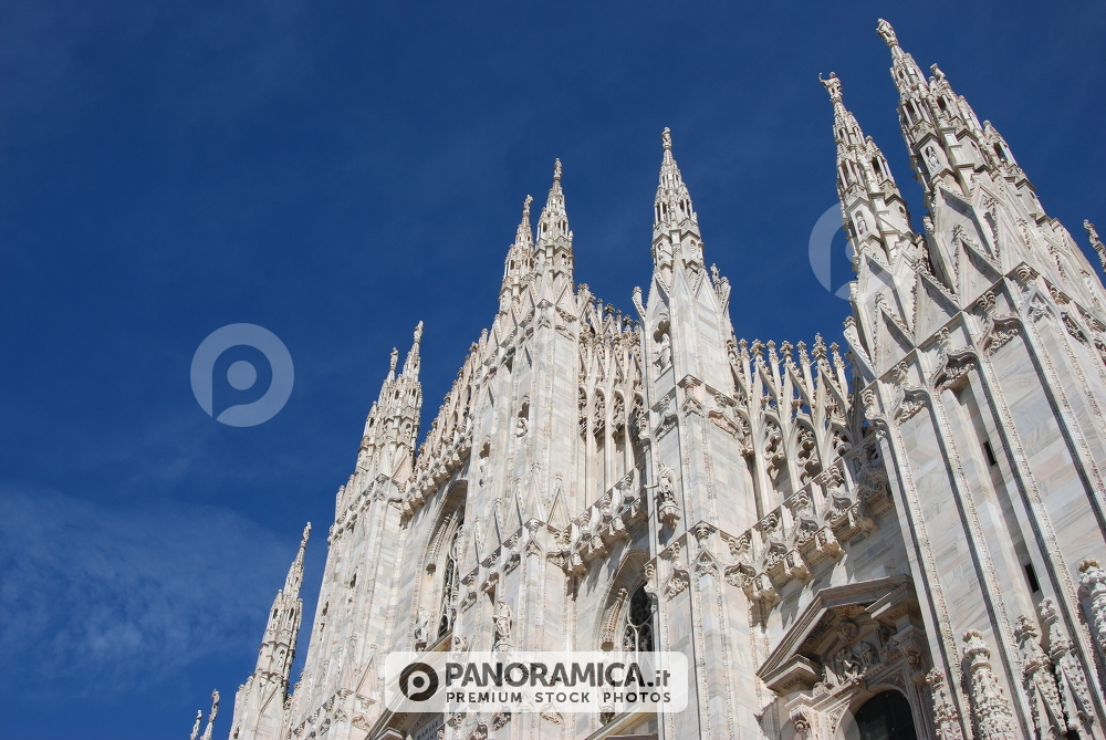 Il Duomo e il cielo azzurro
