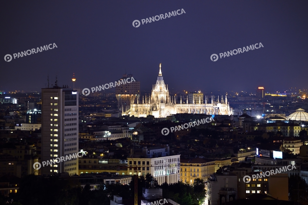 Il Duomo e il grattacielo Svizzero