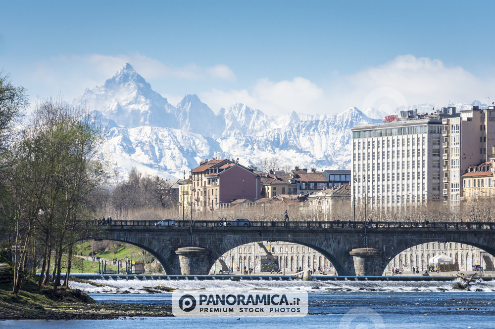 Il Monviso ed il Ponte Vittorio Emanuele I, Torino