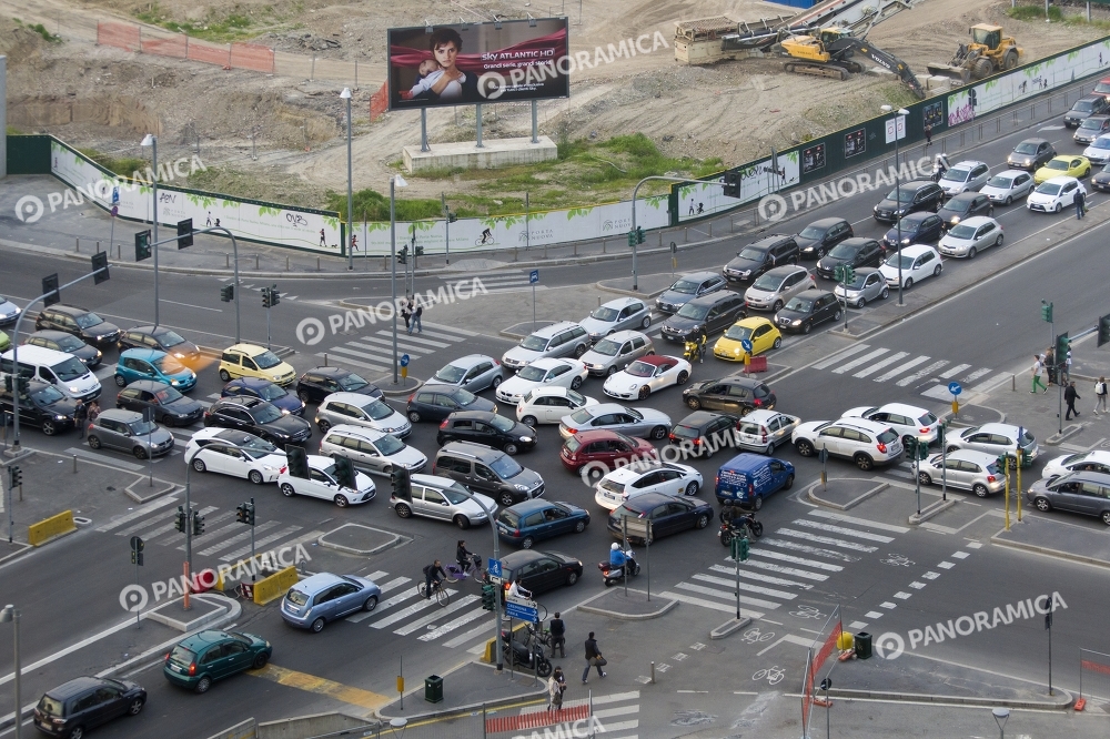Ingorgo in Via Melchiorre Gioia