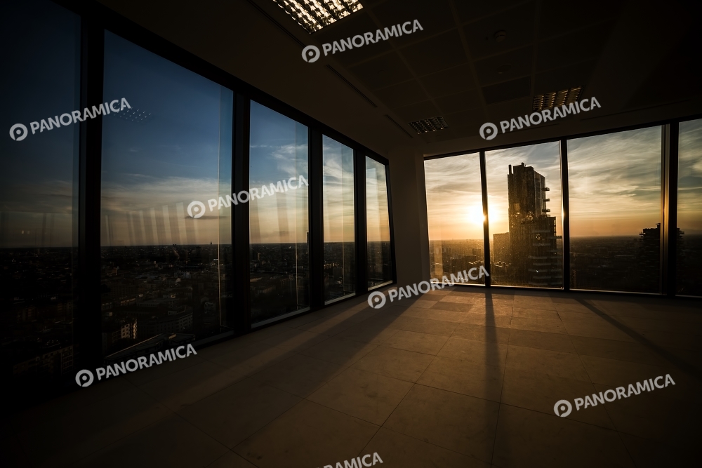 Interni della Diamond Tower al tramonto