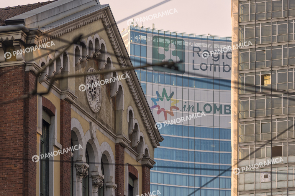 Istituto Comprensivo Galvani, Palazzo Lombardia e la Torre Galfa