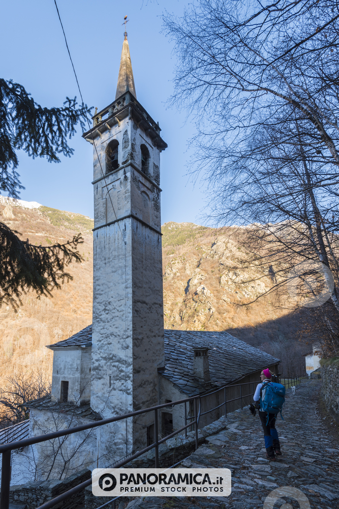 La chiesa del Santuario di Machaby, Arnad, Valle d'Aosta.