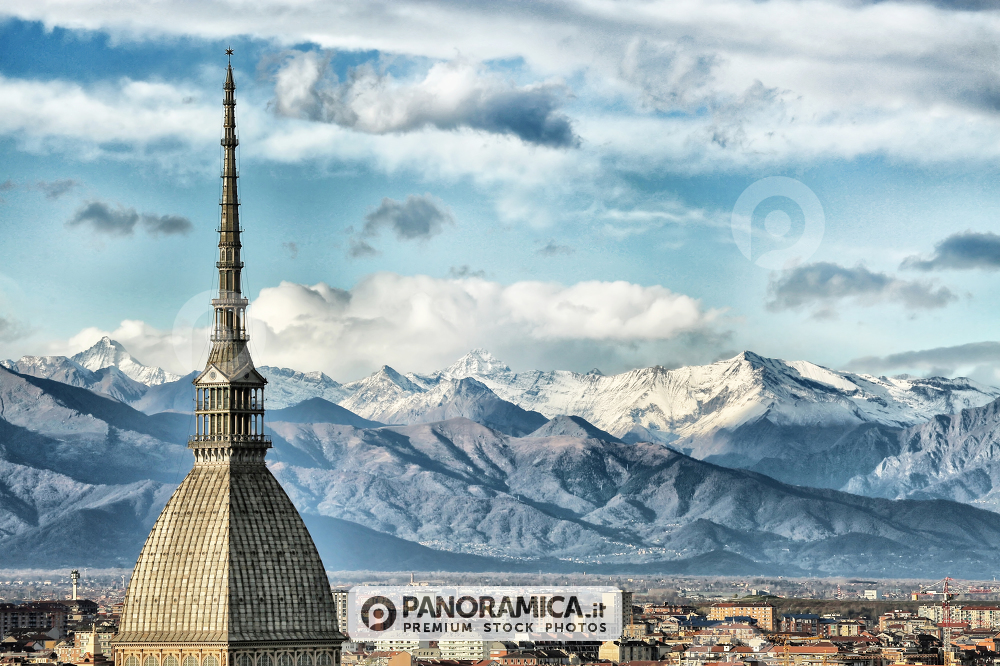 La Mole Antonelliana e le montagne