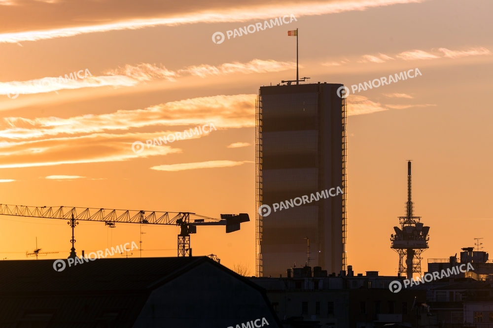 La Torre Allianz al tramonto