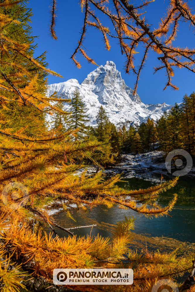 Lago Blu (Lac Bleu) ed il Cervino (Matterhorn) in autunno, Cervinia