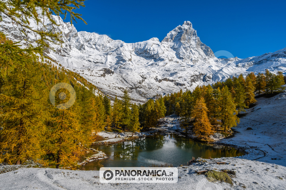 Lago Blu (Lac Bleu) ed il Cervino (Matterhorn) in autunno, Cervinia