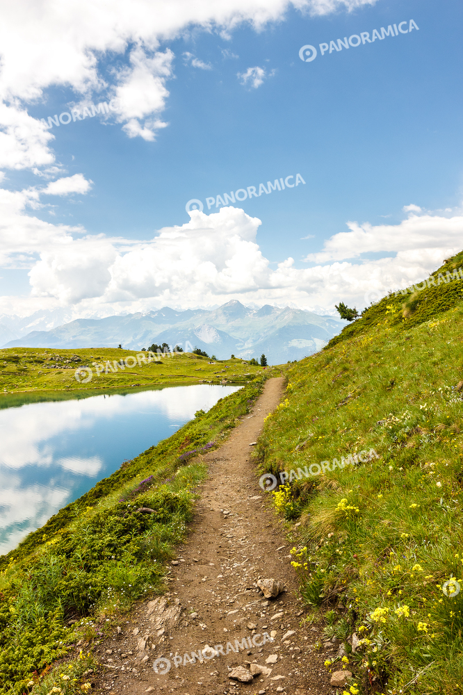 Lago Chamole e sentiero