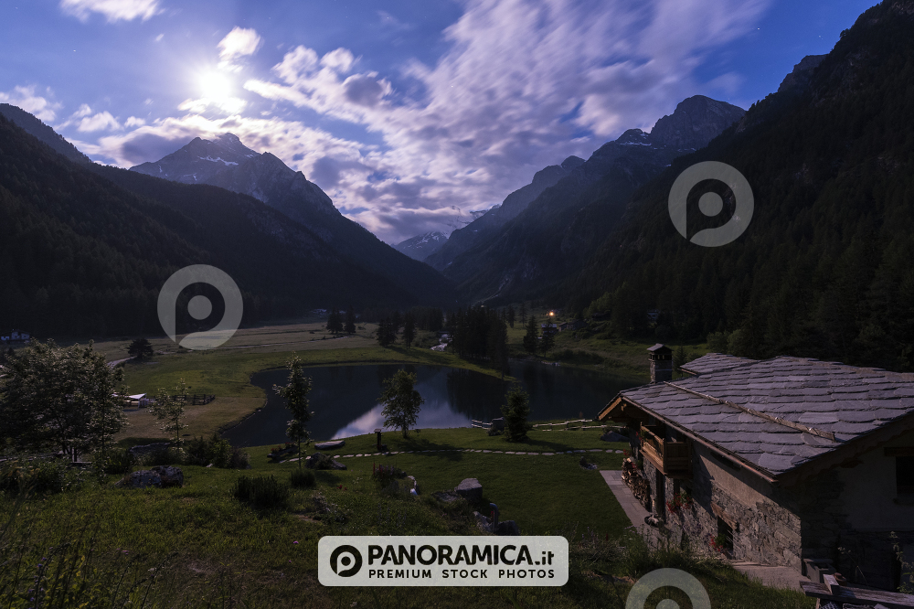 Lago Clavalité di sera