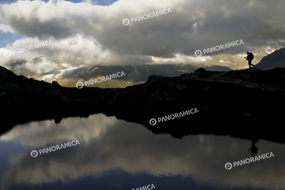 Lago Goletta con escursionista