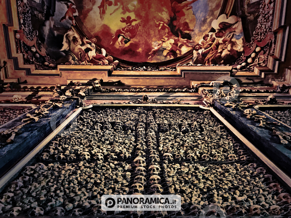 L'impressionante San Bernardino alle Ossa
