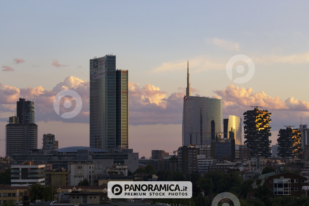 Lo skyline Milanese al tramonto