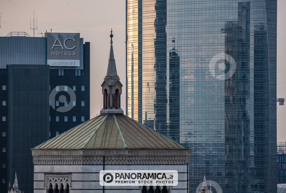 Milano, particolari, cupola del Cimitero Monumentale, AC Hotels, Torre Unicredit