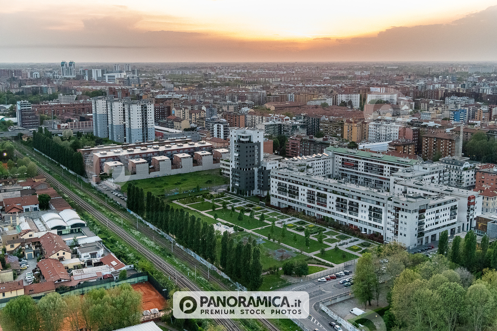 Milano, veduta aerea di Via Tolstoj - Via Savona
