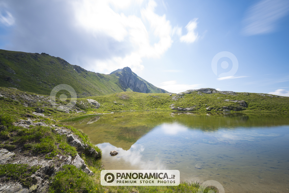 Mont Morion ed il laghetto del Col Salvè, Valle di Saint-Barthelemy, Valle d'Aosta