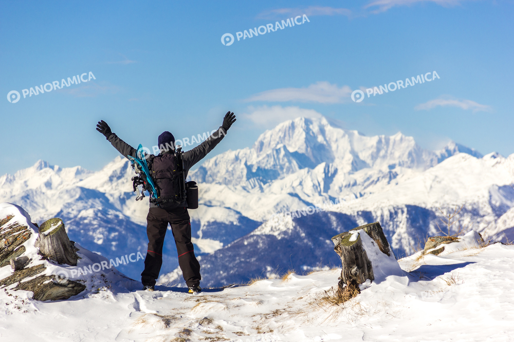 Monte Bianco con escursionista