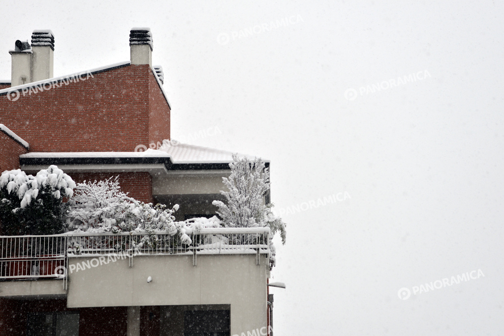 Nevica in Via Perini