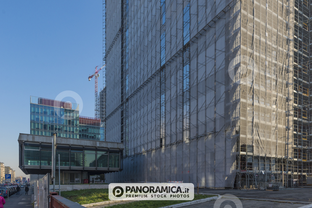 Palazzo ex INPS in demolizione