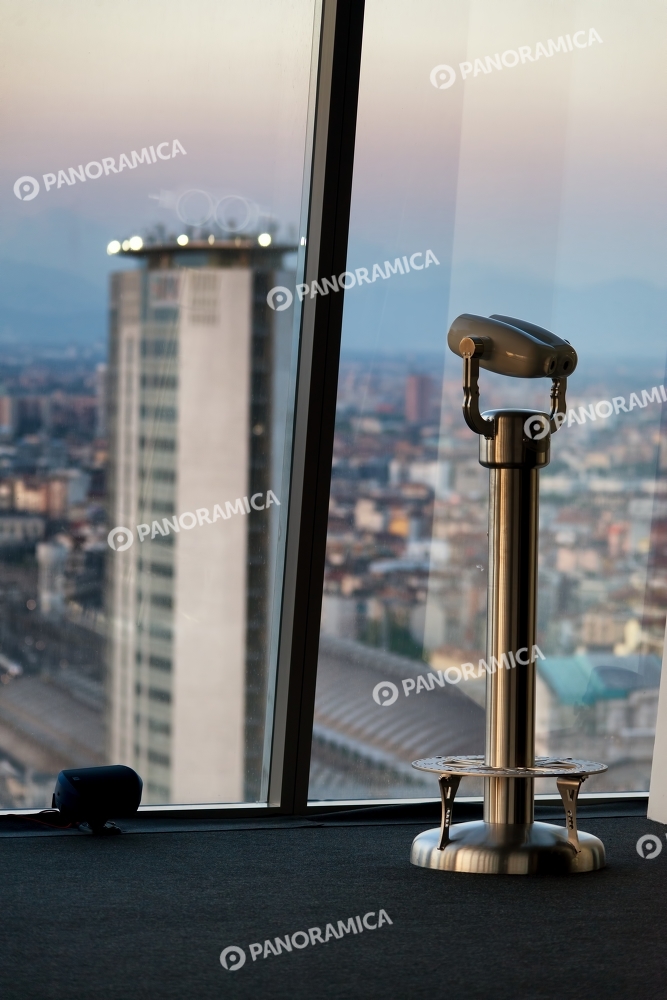 Palazzo Pirelli visto dalla Diamond Tower